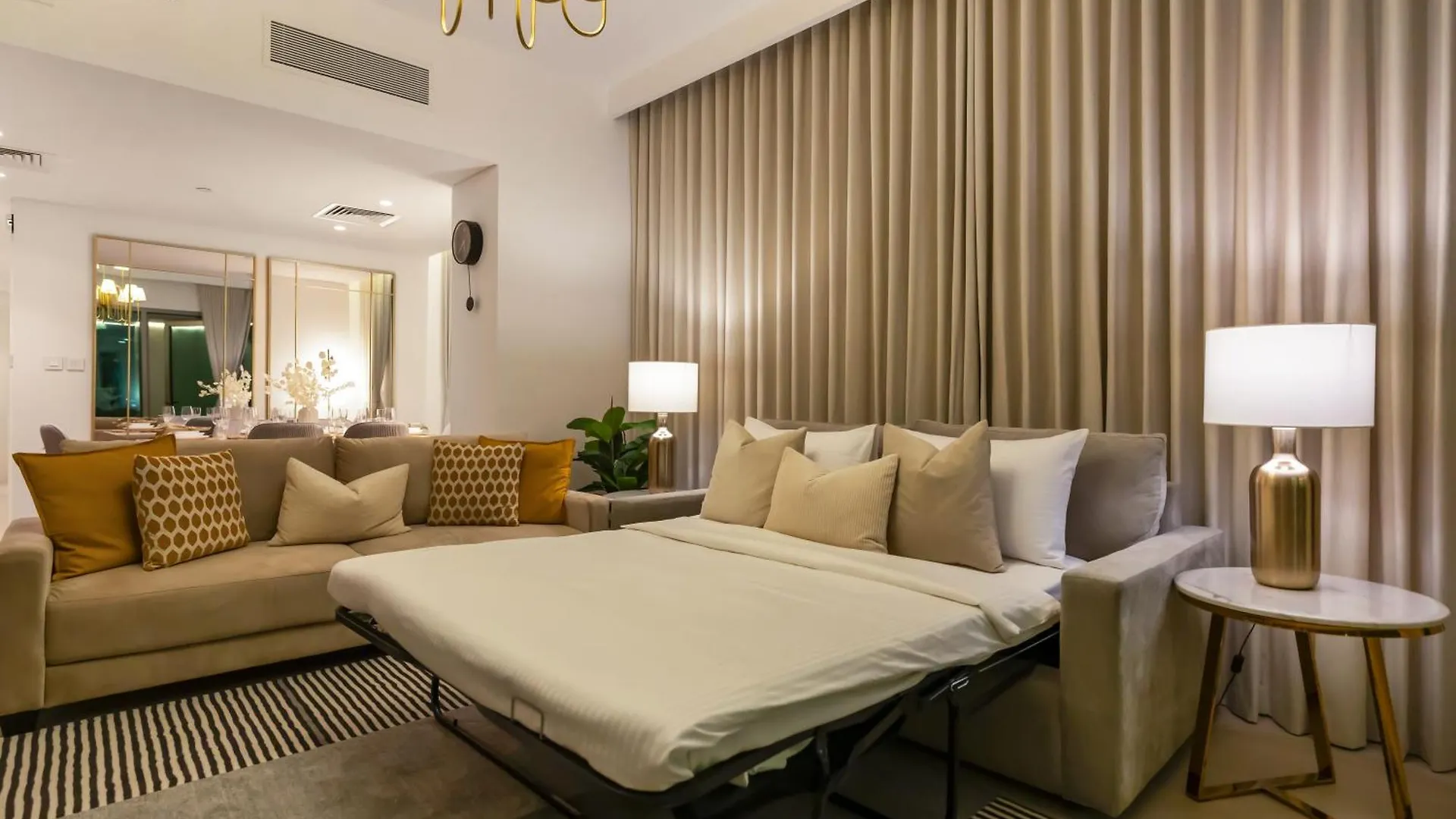 Lux 3Br Maid With Burj View Dubai Mall Connect United Arab Emirates