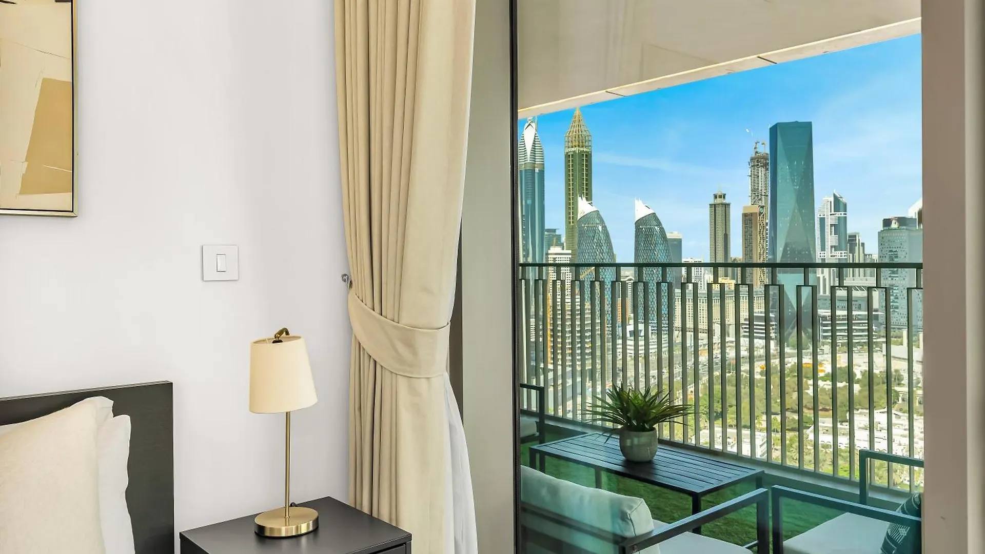 Lux 3Br Maid With Burj View Dubai Mall Connect United Arab Emirates